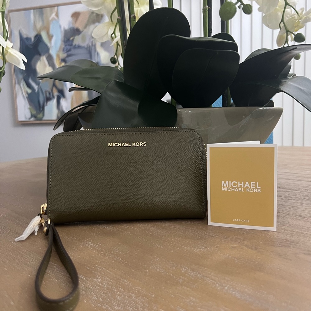 Michael Kors Olive Key Holder with Gold Accents